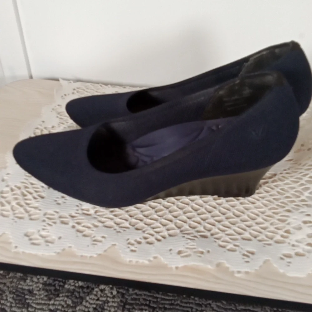 Vivaia Tamia Wedge Pro Comfort Support Arch Navy Blue Anti Slip Size 39